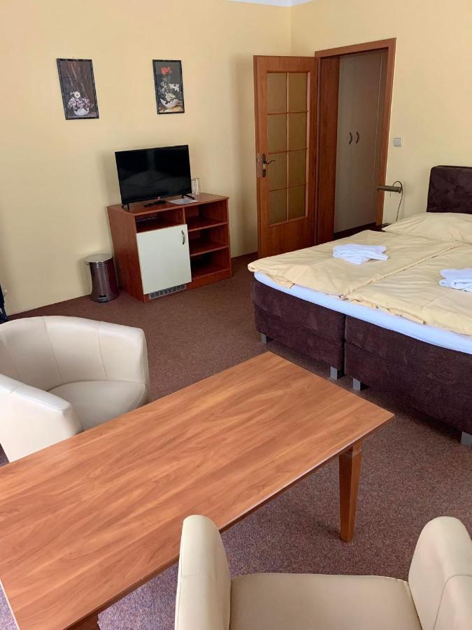 Hotel Loucky Litvinov Luaran gambar