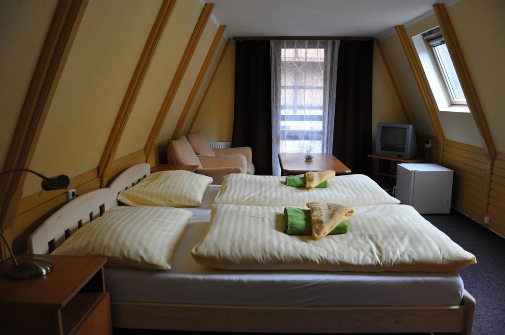 Hotel Loucky Litvinov Luaran gambar